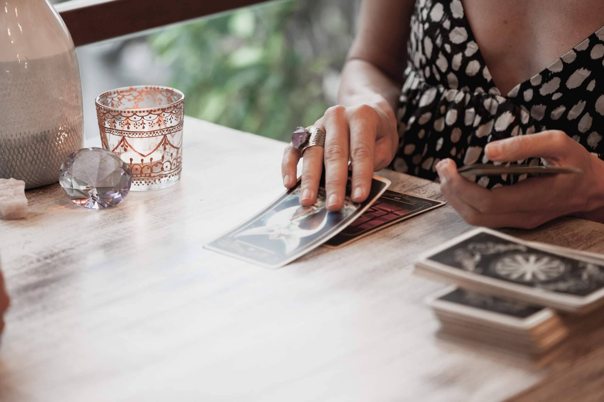 ¿En qué consiste el tarot gratis de 5 minutos de los profesionales de Tarot de Luz María?