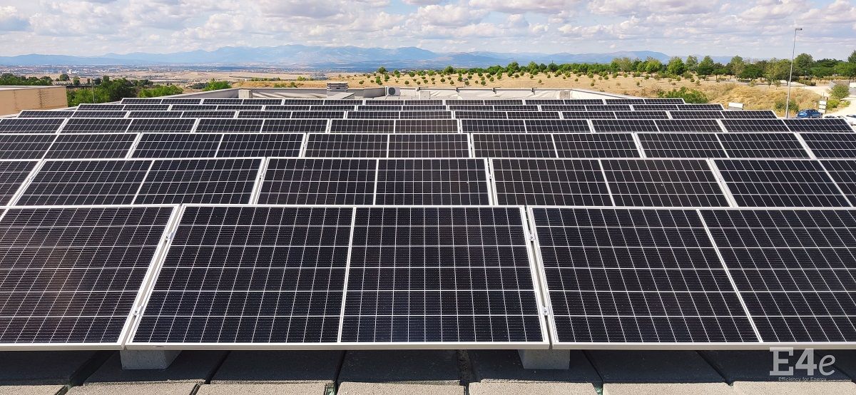 El colegio Miramadrid se compromete con la sostenibilidad instalando una planta fotovoltaica