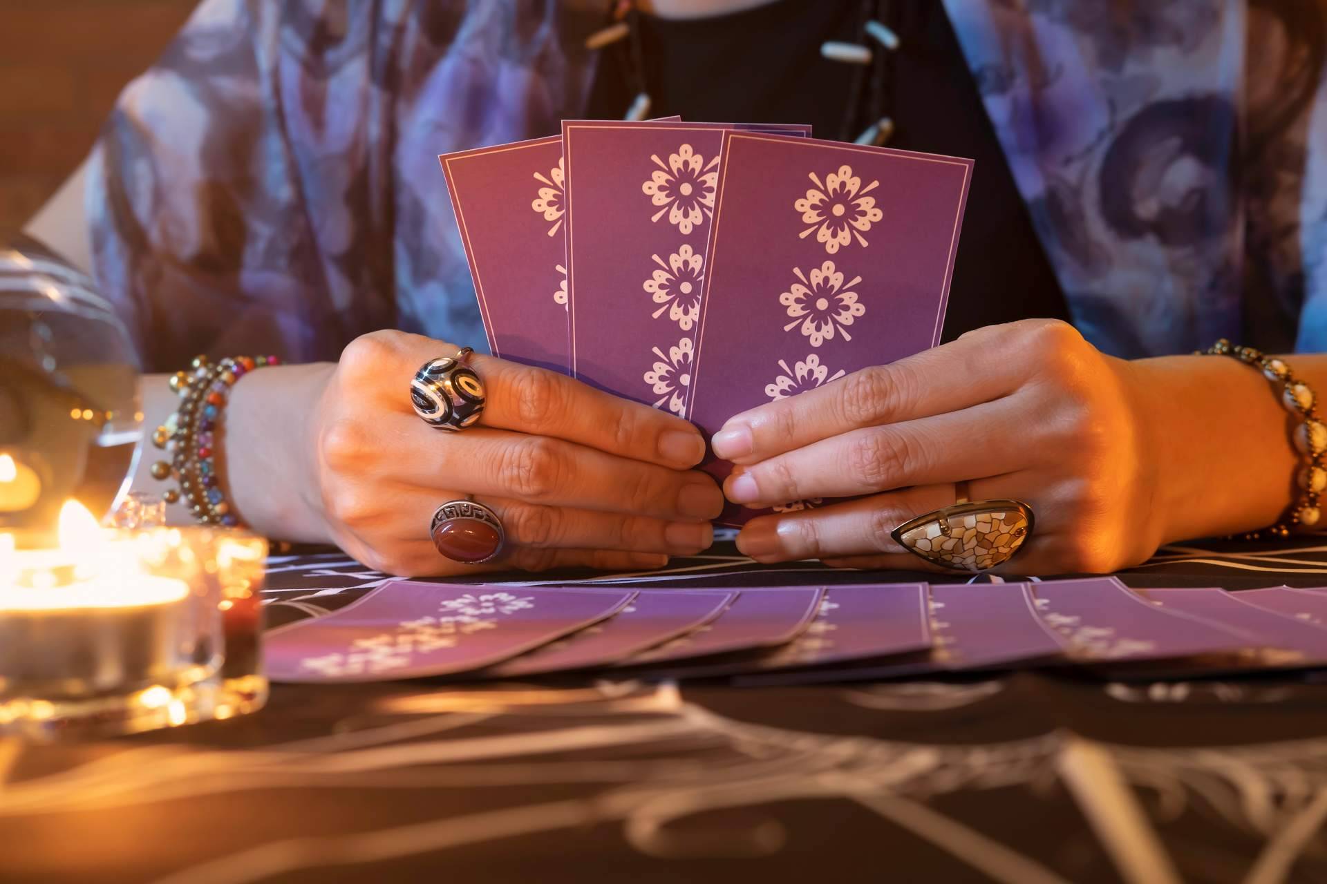 ¿Dónde encontrar una lectura del tarot para encontrar respuestas sinceras?, por Rosa Sastre