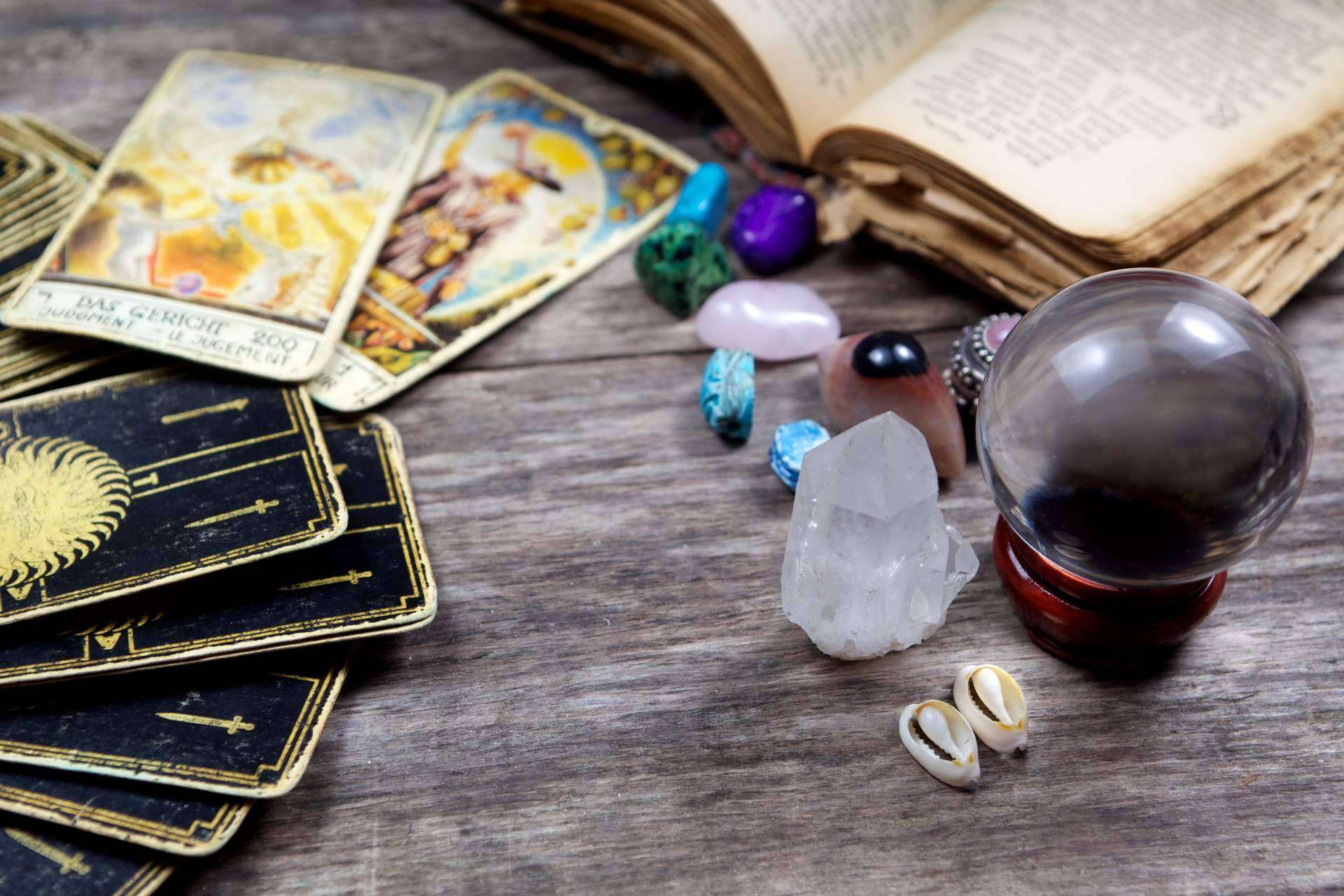 Leotarot ofrece un servicio de tarot telefónico