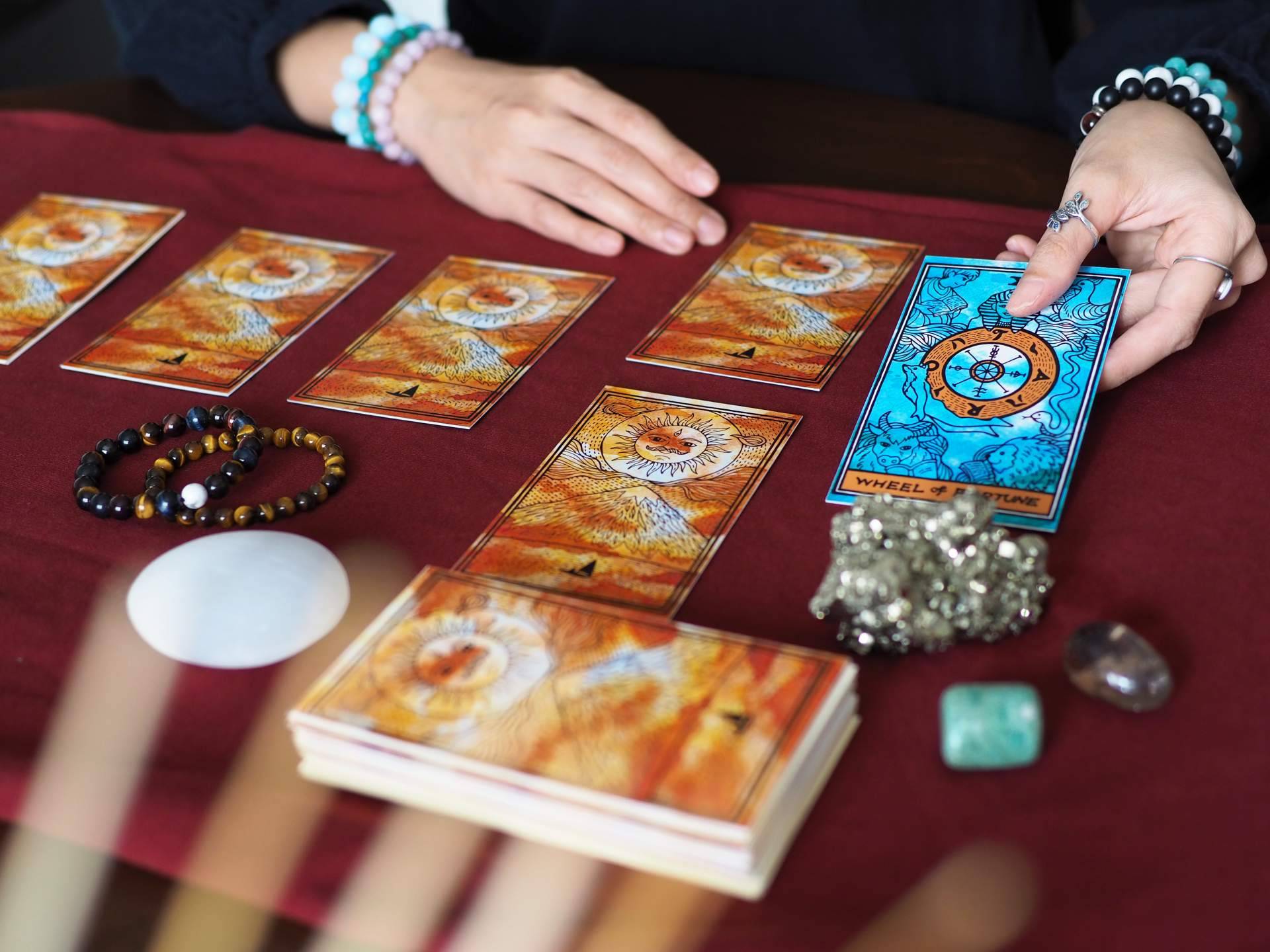 Tarot 10 euros con videntes económicas en Tarot de las Meigas