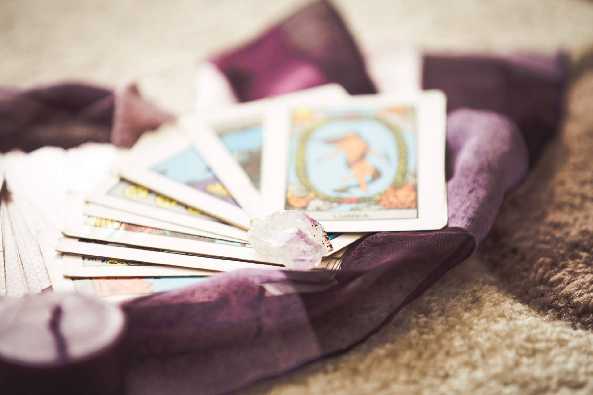 Caridad Ramos, la vidente famosa capaz de despejar todas las dudas sobre el futuro con su servicio de tarot
