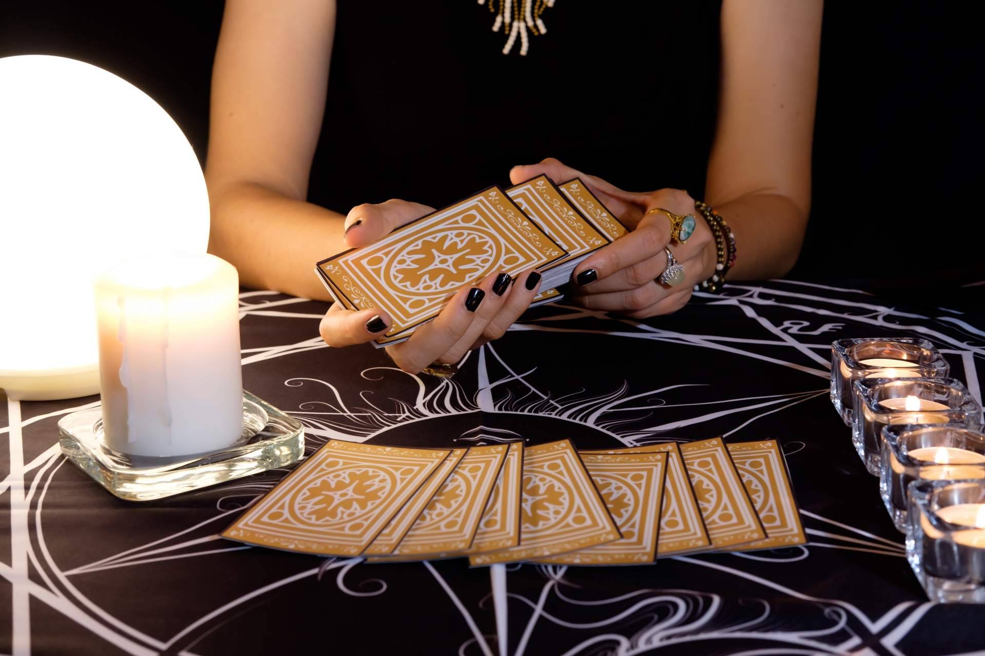 ¿Cómo es el tarot 10 euros 30 minutos, la oferta de Tarot 5 por 15?