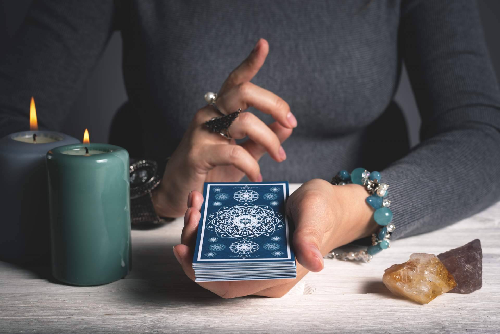 Manuela Moreno ofrece servicios de videncia mediumnidad tarot