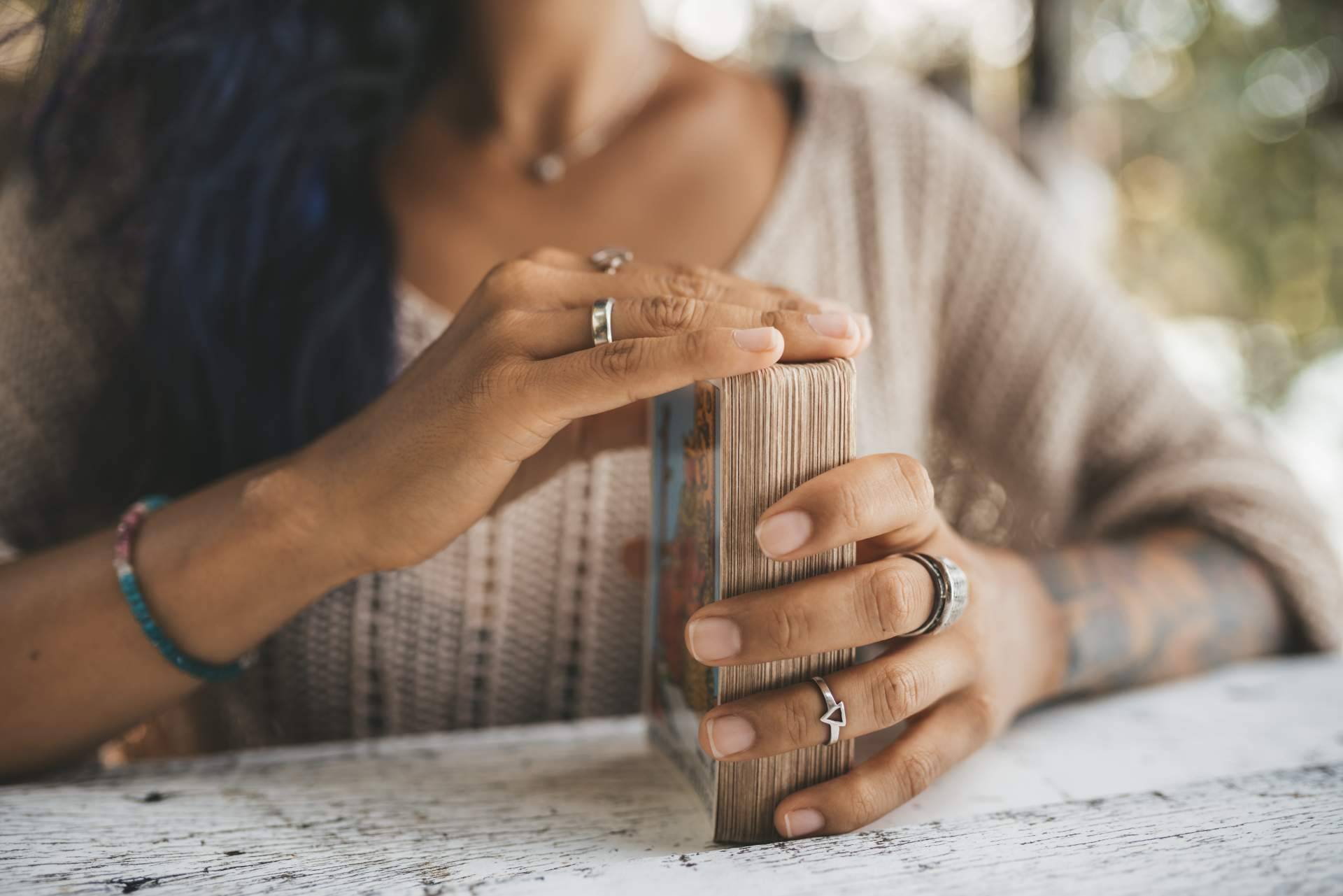 Tarot natural especializado en amor de la mano de Tarot de Luz María