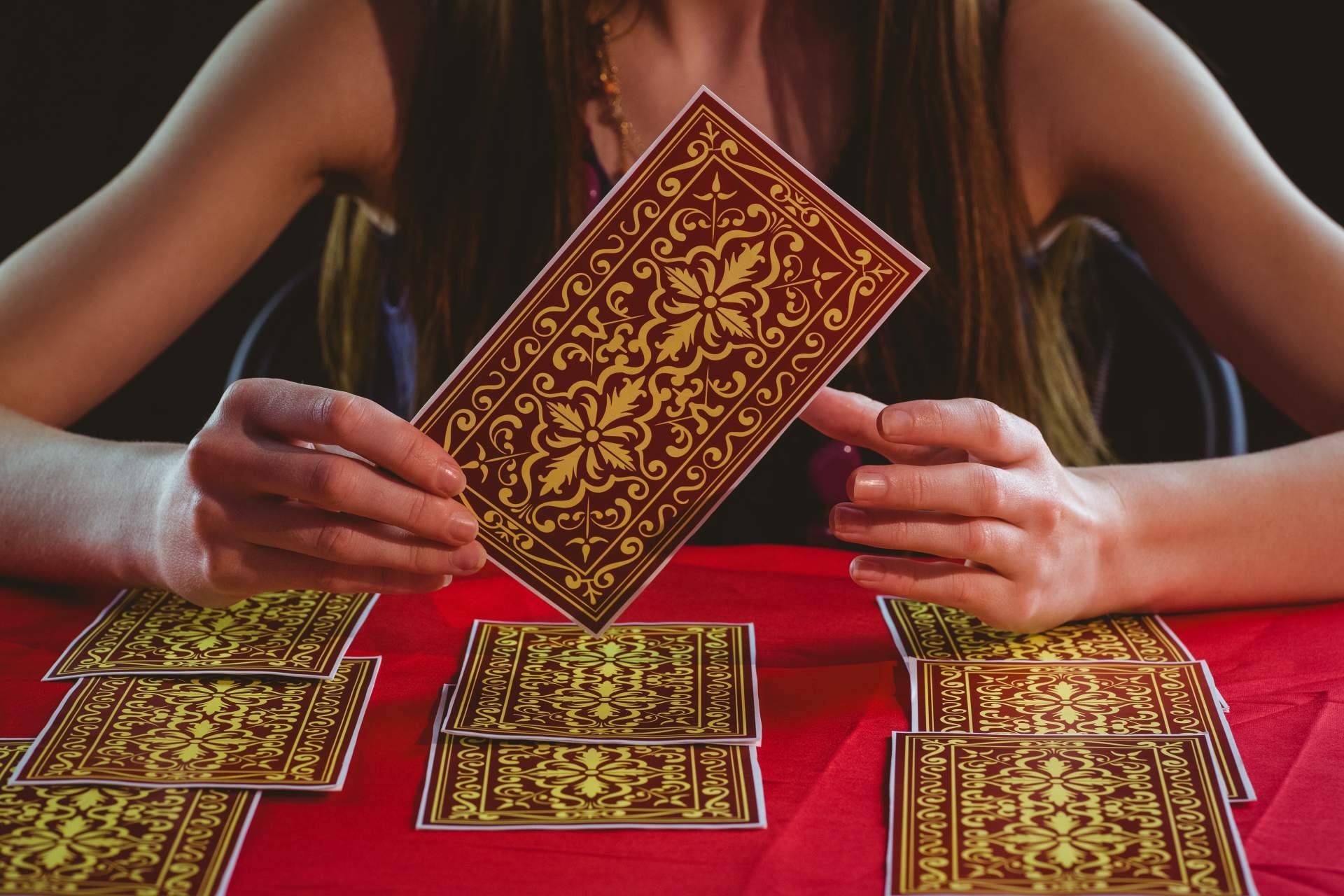 Tarot para resolver dudas sobre relaciones sentimentales
