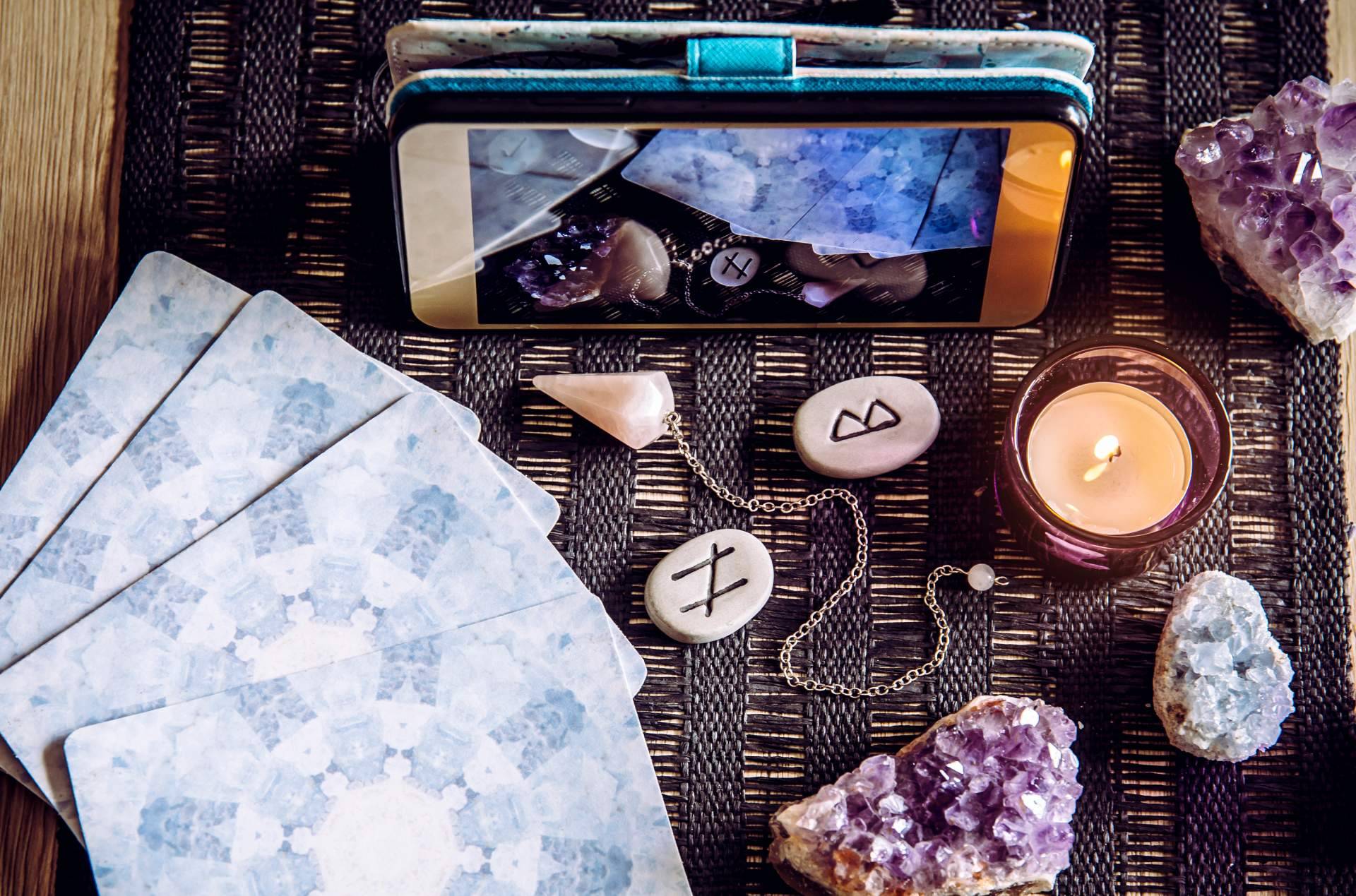 ¿Dónde conseguir consultas tarot por WhatsApp? Auguria Tarot