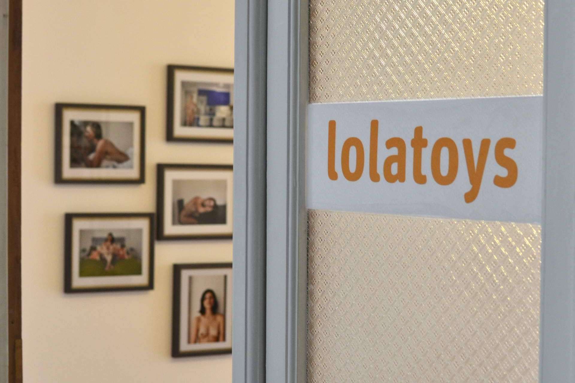 Lolatoys ofrece una amplia selección de juguetes para adultos para disfrutar con el autoconocimiento