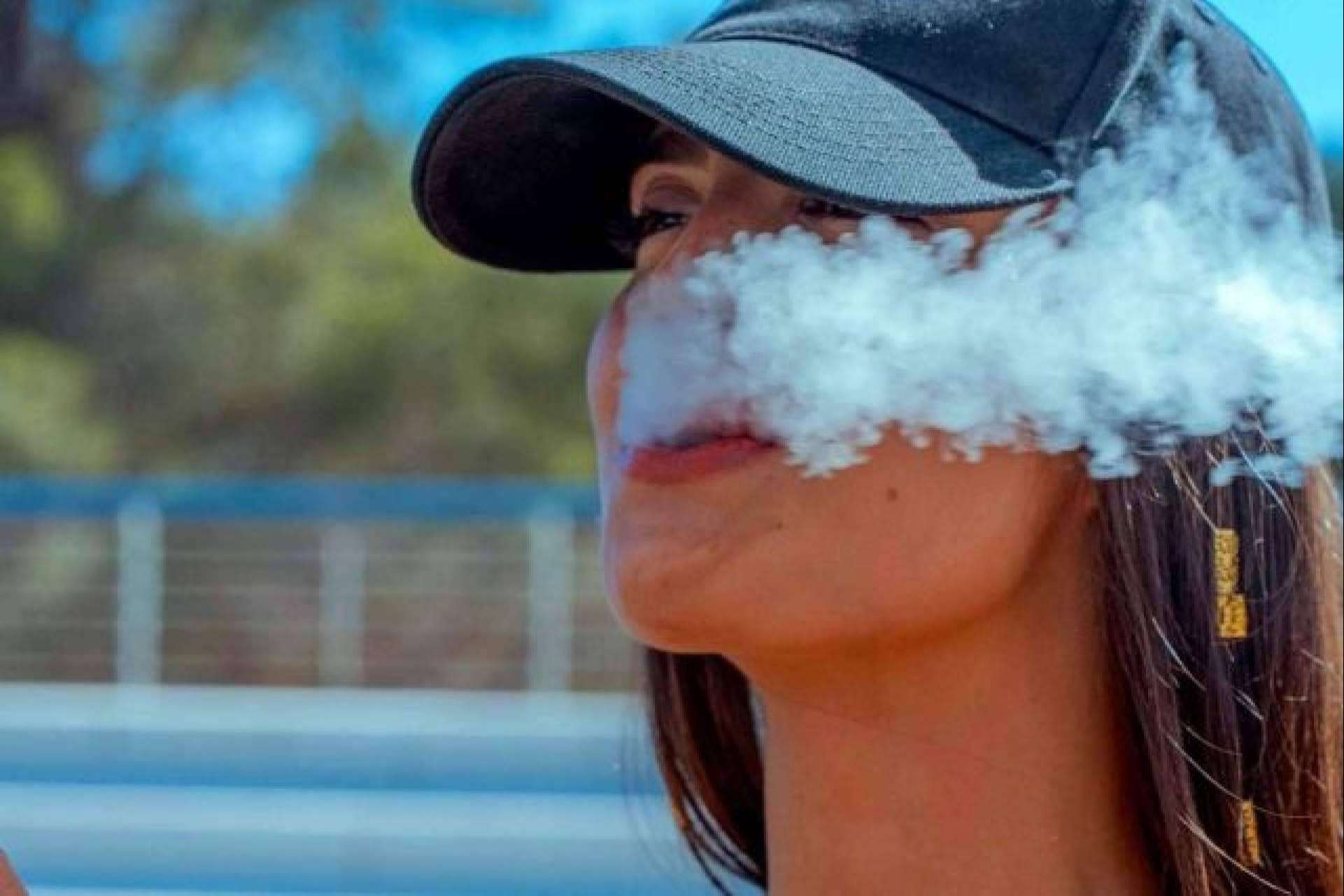 Insta Puff y su estrategia para dejar de fumar a través de vapers