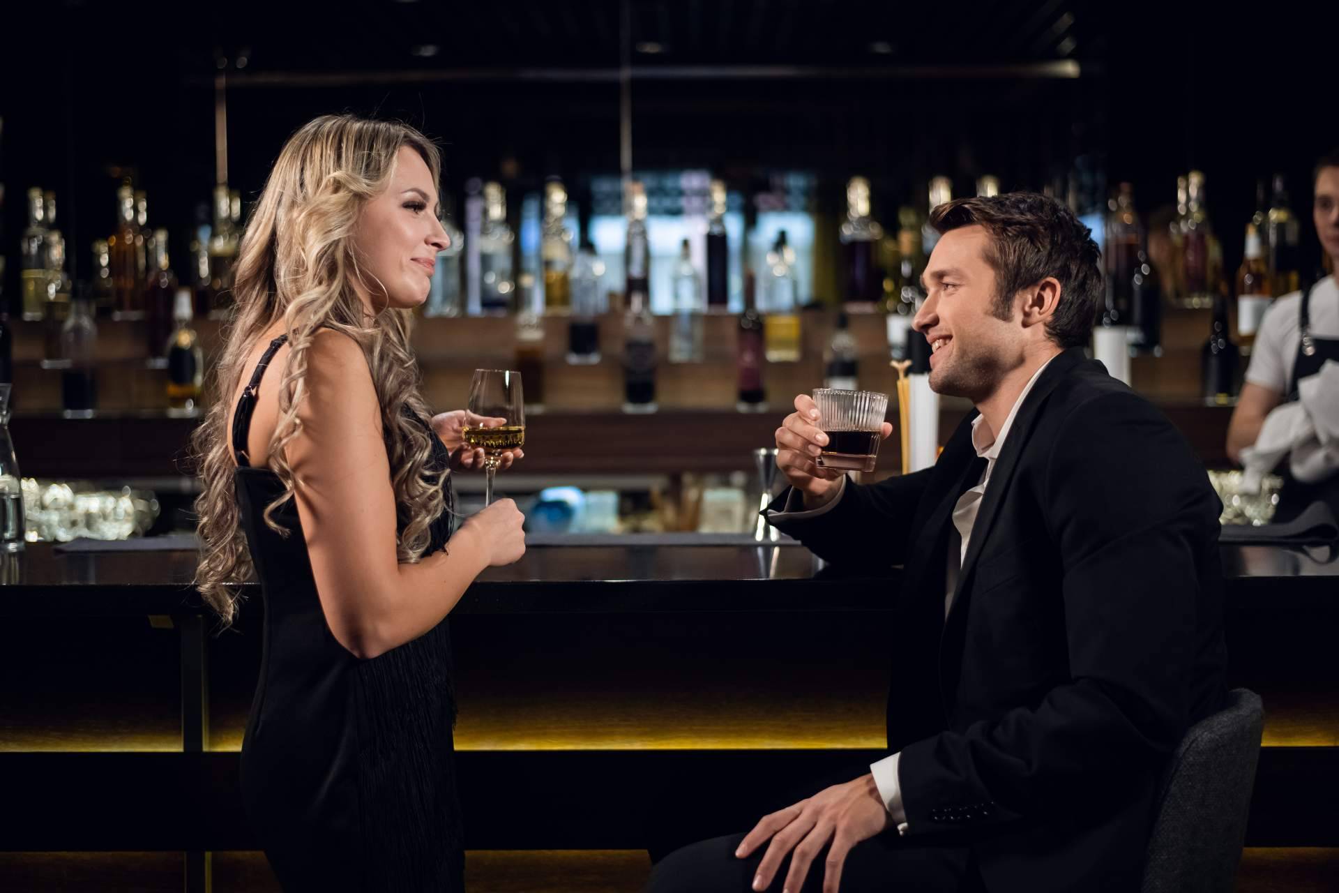 Encontrar una comunidad de parejas liberales o parejas swingers, con Solo Adultos Dating