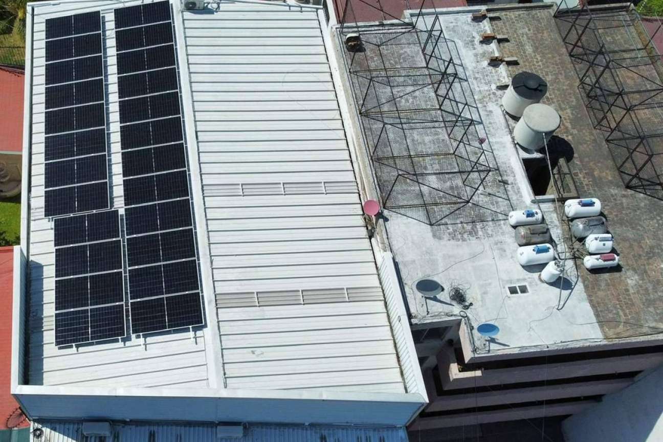 ¿Cómo obtener paneles solares sin invertir un peso?