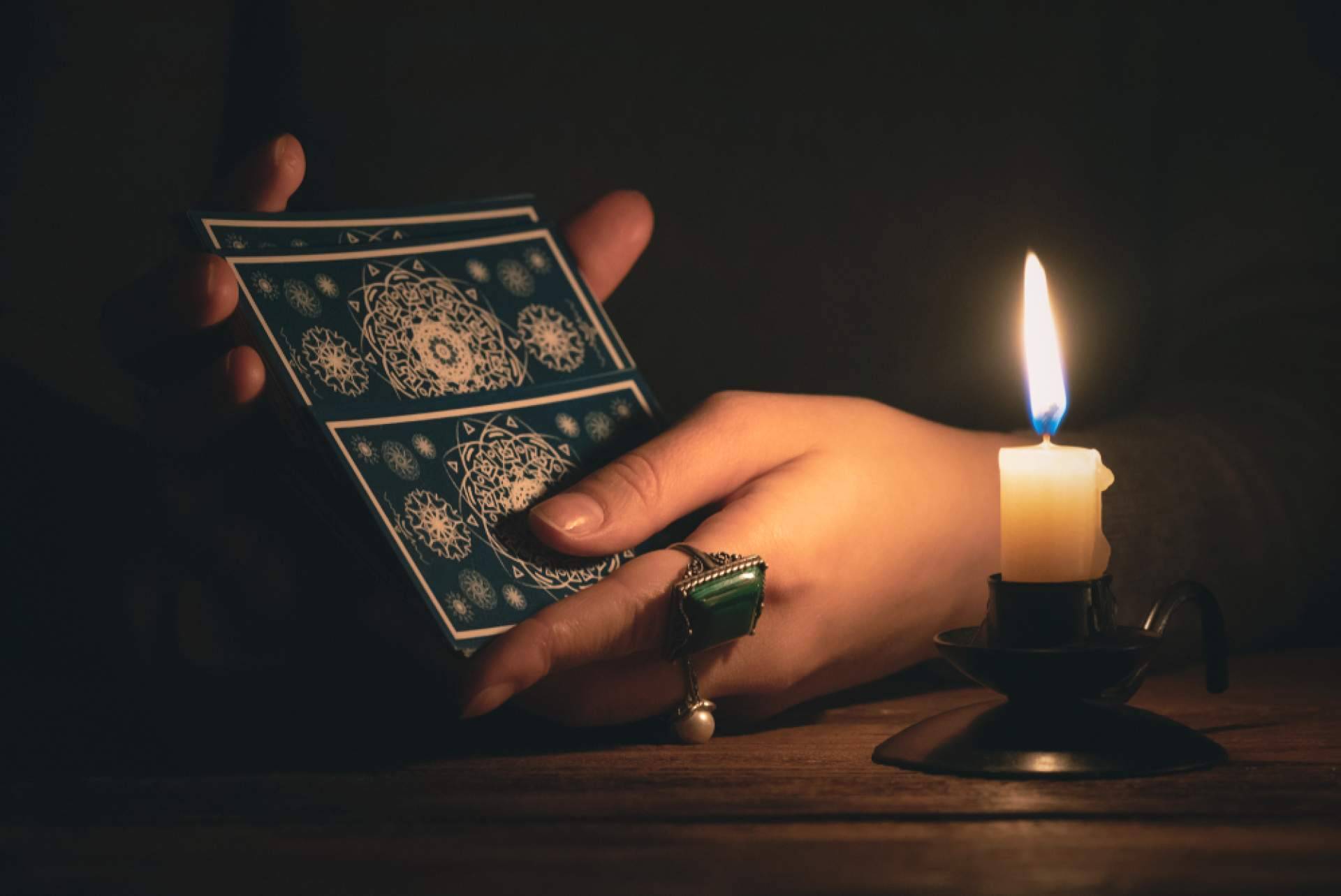 Experta en limpiezas espirituales, Lara Álvarez