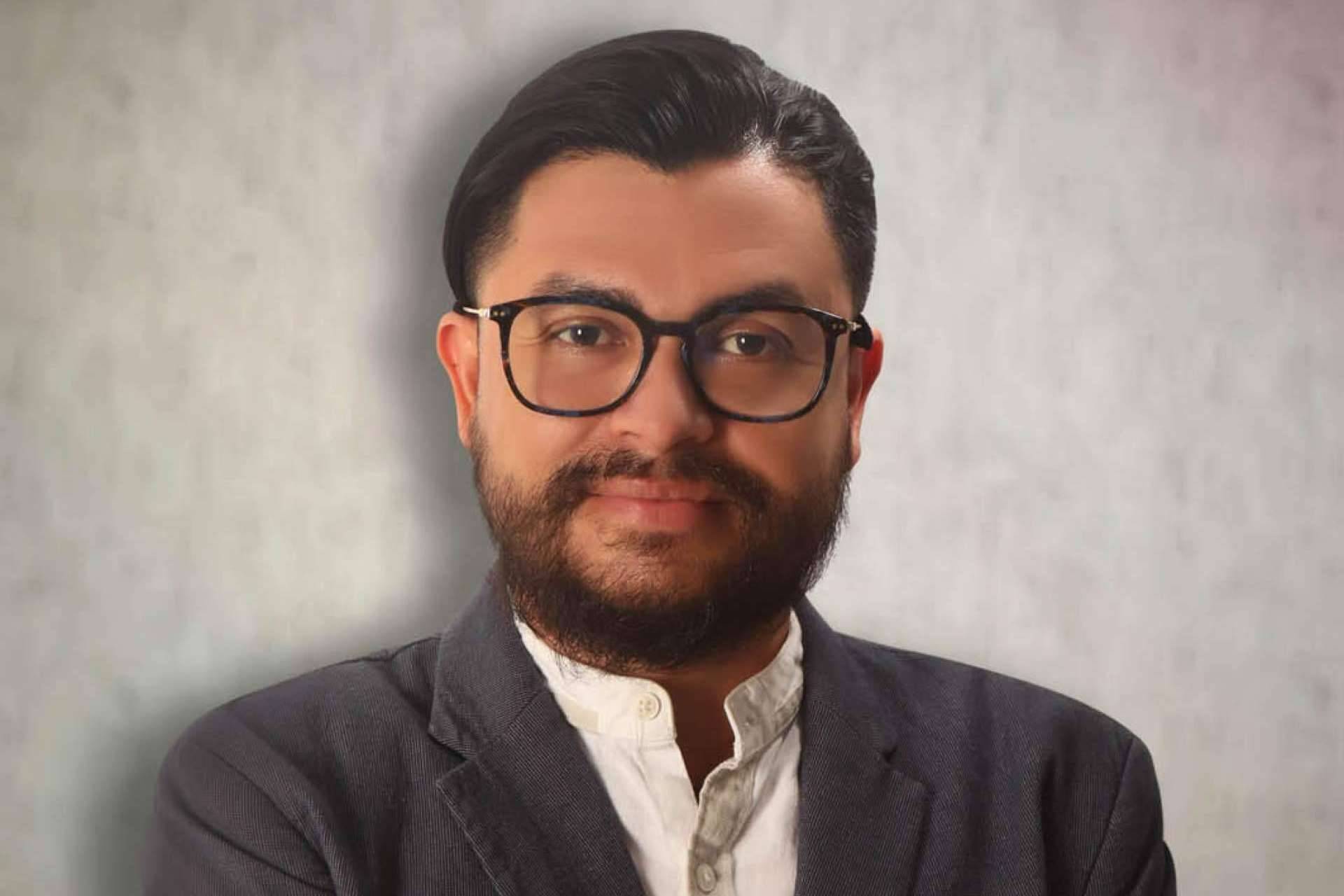 Historia del Padre Camilo Cardozo, experto en desarrollo personal, espiritualidad y empoderamiento