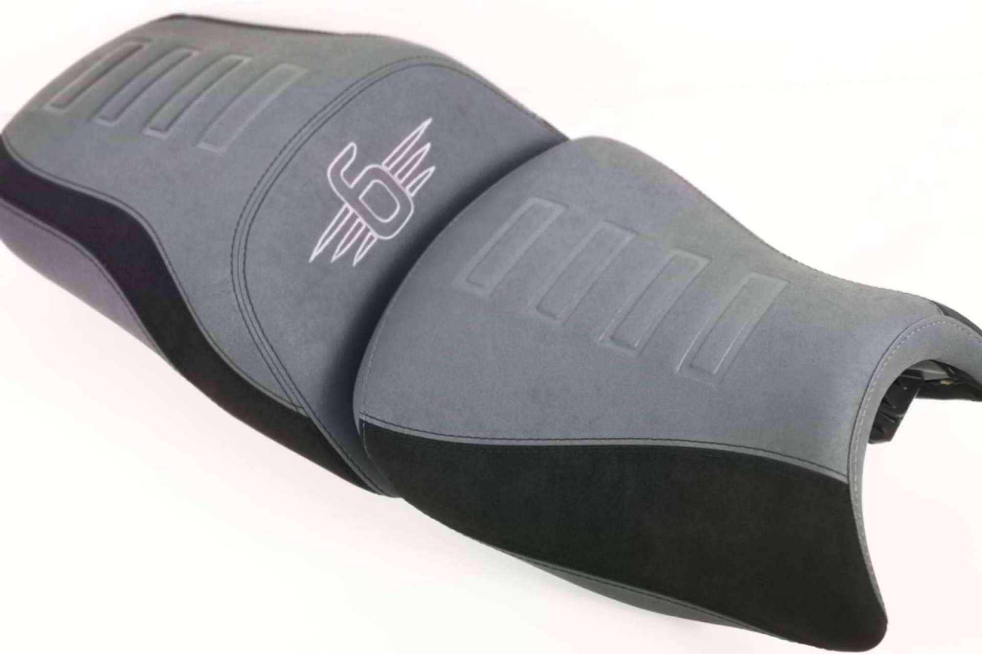 Tapizado de asientos de moto sin salir de casa, JM Fundas apuesta por la personalización online
