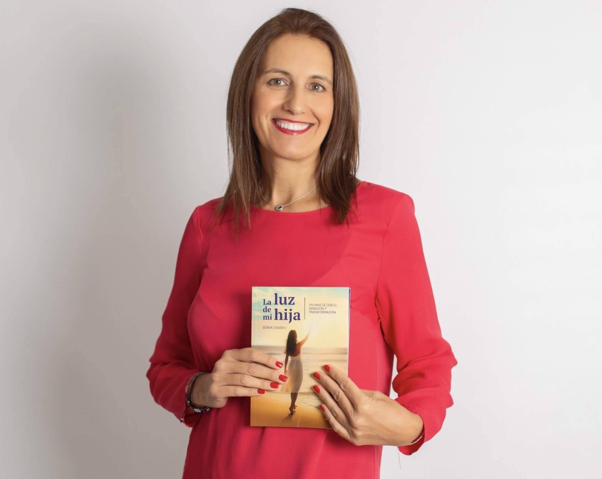 ´La luz de mi hija´, el estremecedor debut de Sonia Caudeli donde el duelo se convierte en un acto de amor que ilumina.